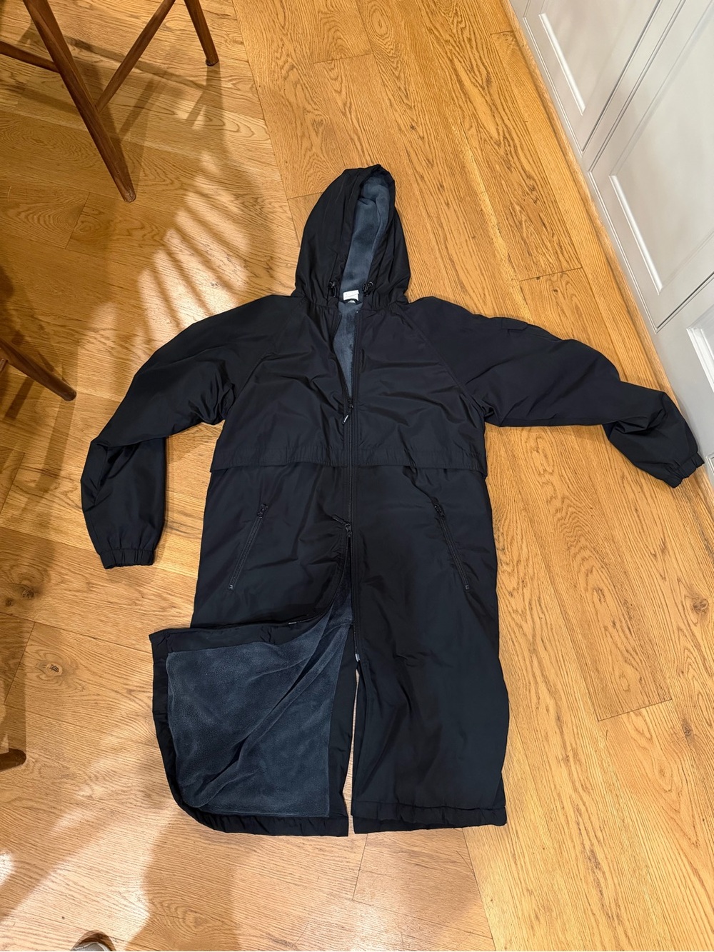 Sporti unisex fleece lined Adult Small swim parka - excellent used condition